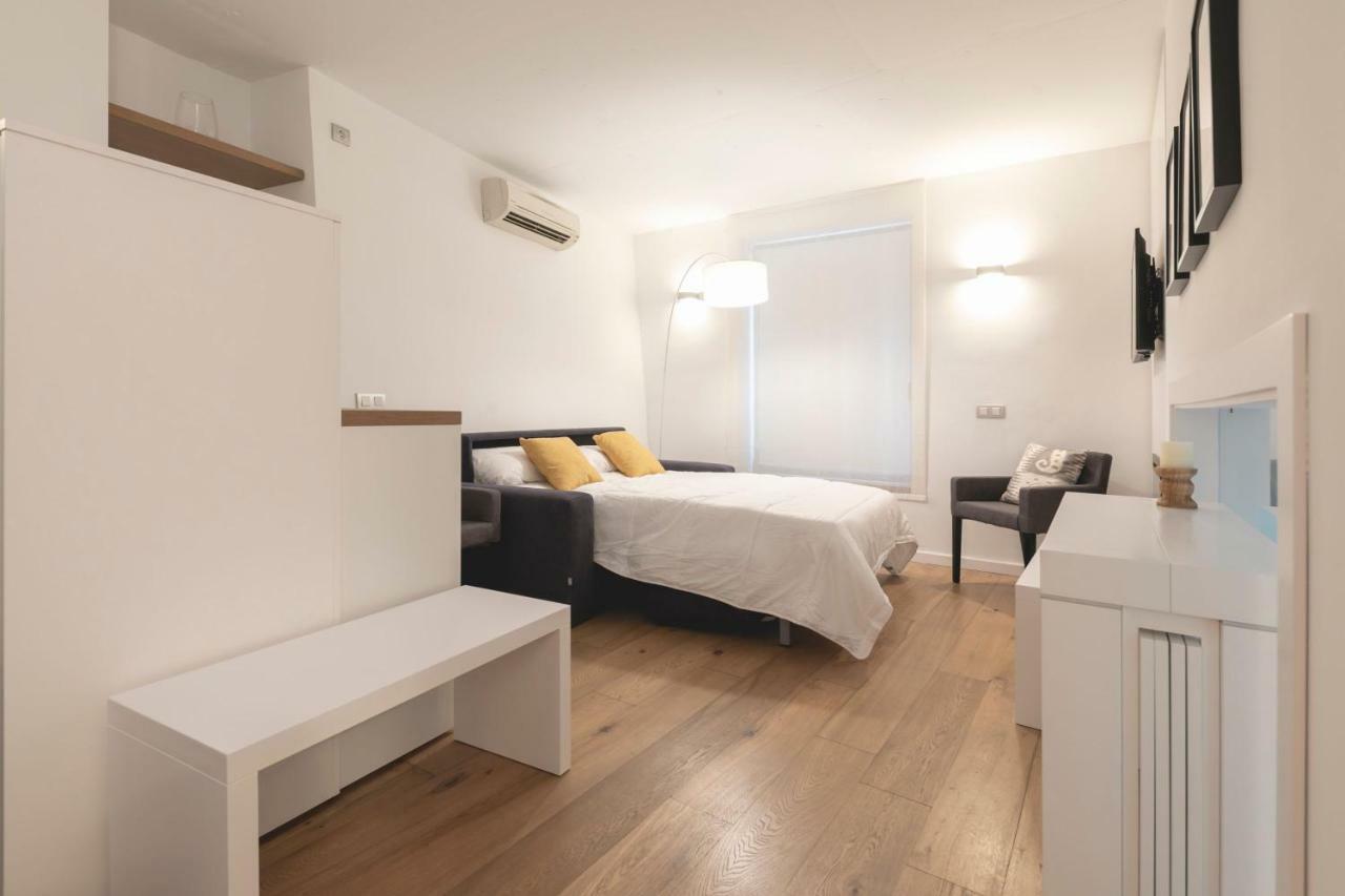 Bravissimo Portal Nou Apartment Girona Bagian luar foto